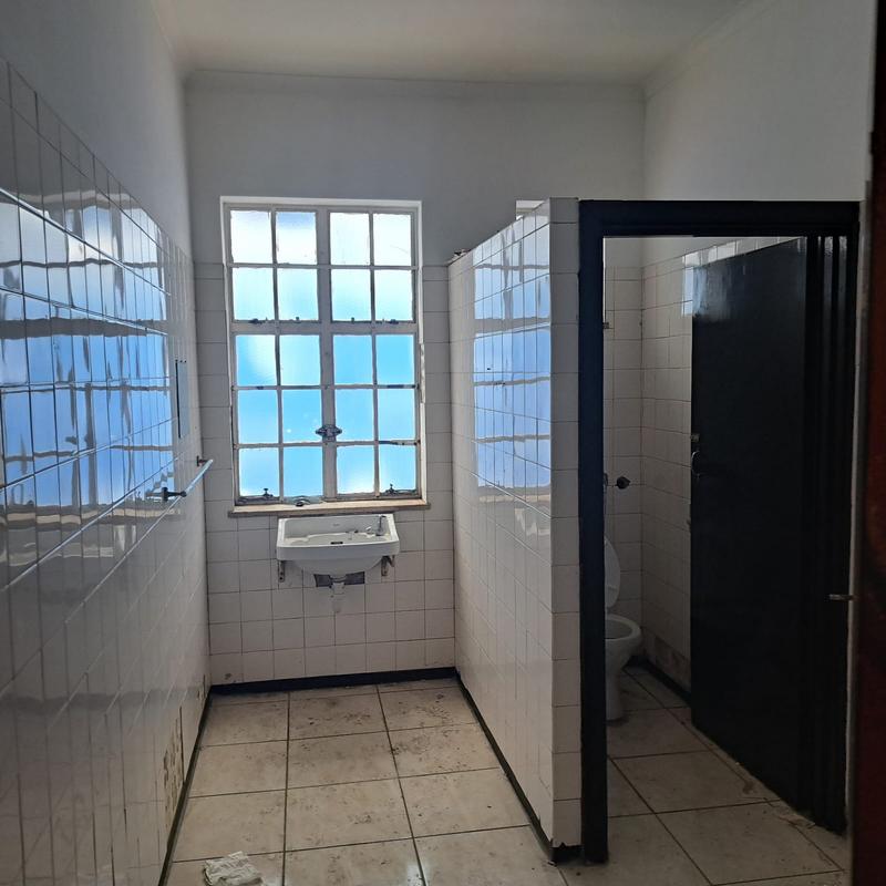 To Let commercial Property for Rent in North End Eastern Cape